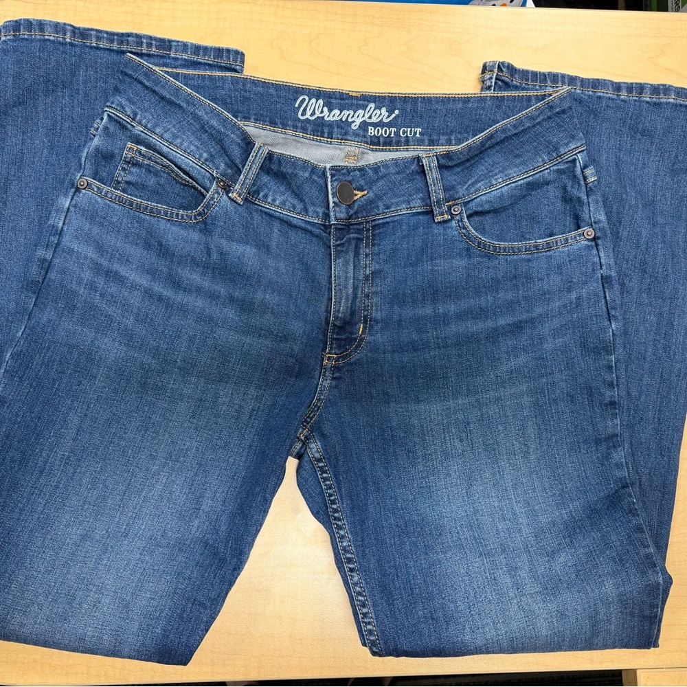 Wrangler Women's Classic Indigo Boot Cut Jeans size 11 x 30